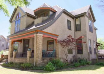 Old Houses USA - Historic and old houses for sale in the US