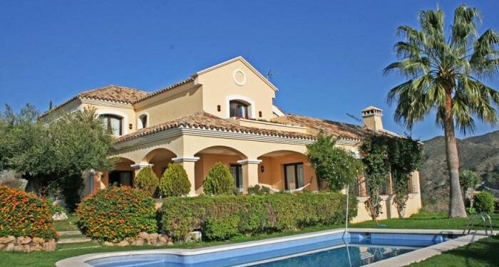 4 bedroom villa for sale in Andalucia, Malaga, Benahavis, Spain